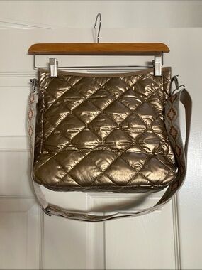 Quilted Metallic Crossbody Bag in Gold